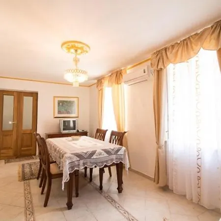 Apartment Iusaf-123-1
